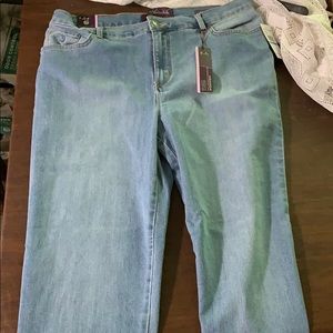 Brand New Gloria Vanderbilt Jeans